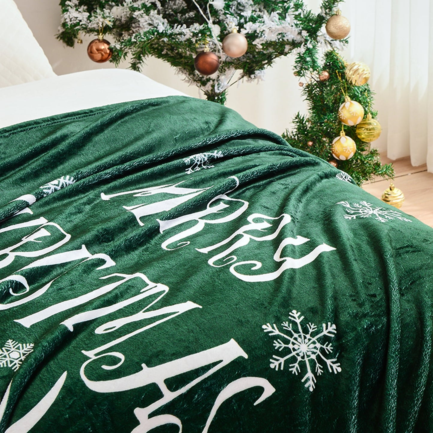 Exclusivo Mezcla Fleece Twin Blanket for Bed, Ultra Plush Christmas Holiday Printed Velvet Blankets,Lightweight and Cozy-60"x80"(Green Reindeer)