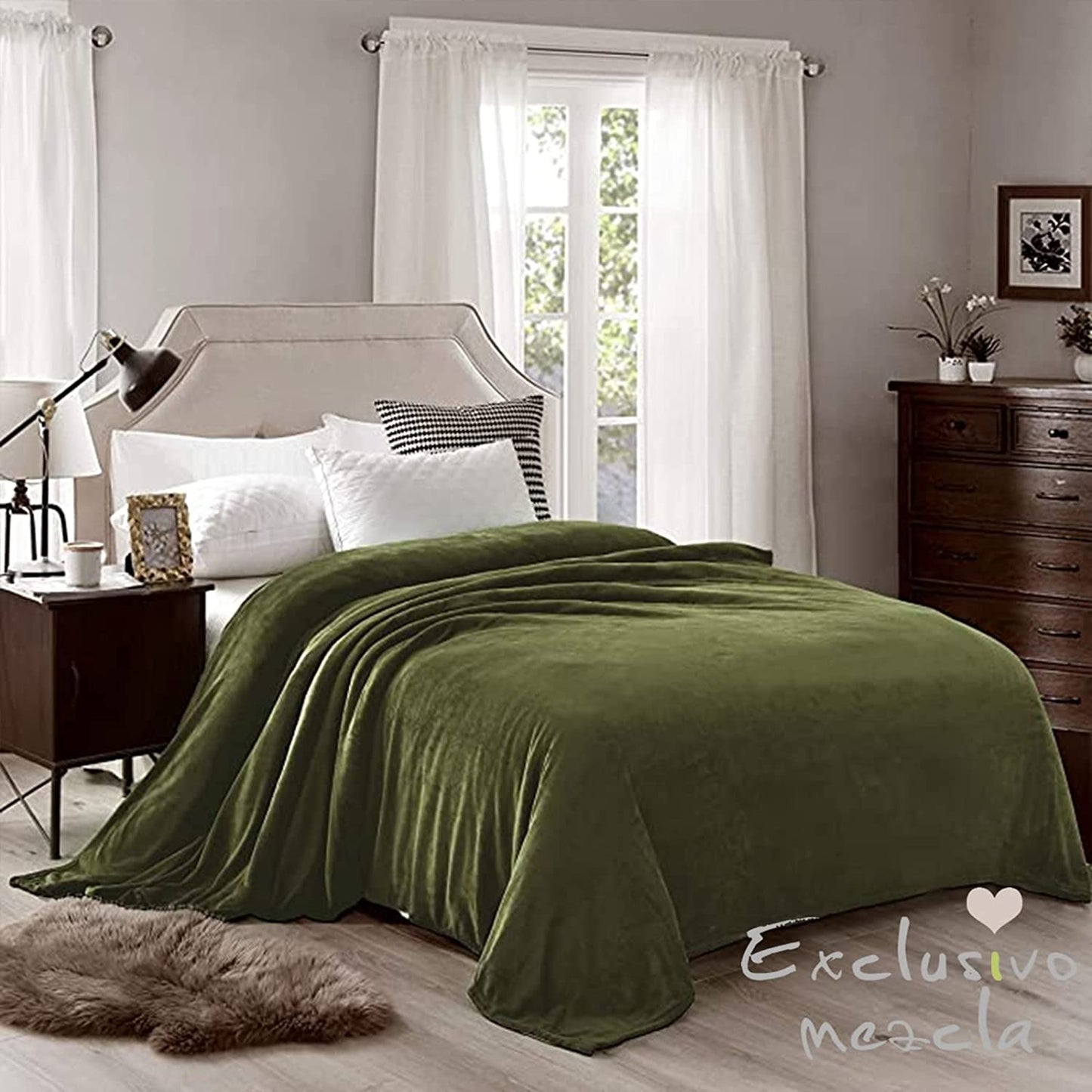 Exclusivo Mezcla King Size Flannel Fleece Velvet Plush Bed Blanket as Bedspread, Coverlet, Bed Cover (90x104 inches, Olive Green) Soft, Lightweight, Warm and Cozy