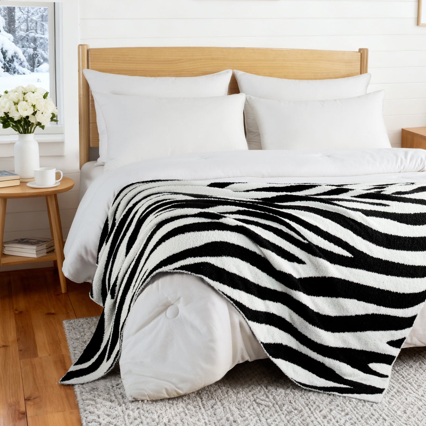 Exclusivo Mezcla Checkered Knit Throw Blanket, Ultra Soft Cozy Fluffy Blankets, Lightweight Fuzzy Plush Throw for Couch and Bed, Black and White, 50"x60"