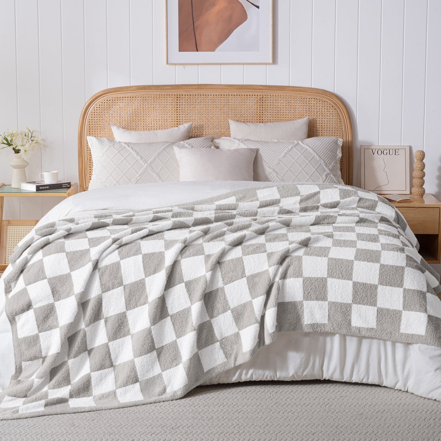 Exclusivo Mezcla Checkered Knit Blanket for Bed Queen Size, Ultra Soft Cozy Fluffy Blanket, Lightweight Fuzzy Throw for Couch and Bed, Light Grey, 90"x90"