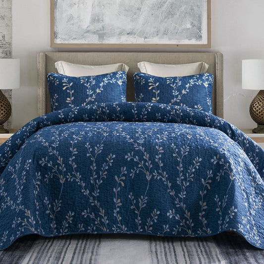 Exclusivo Mezcla Microfiber King Size Quilt Set, 3 Piece Lightweight Bedspreads/ Coverlet/ Bedding Set with 2 Pillow Shams, Gradient Floral Pattern, (96"x 104", Navy)