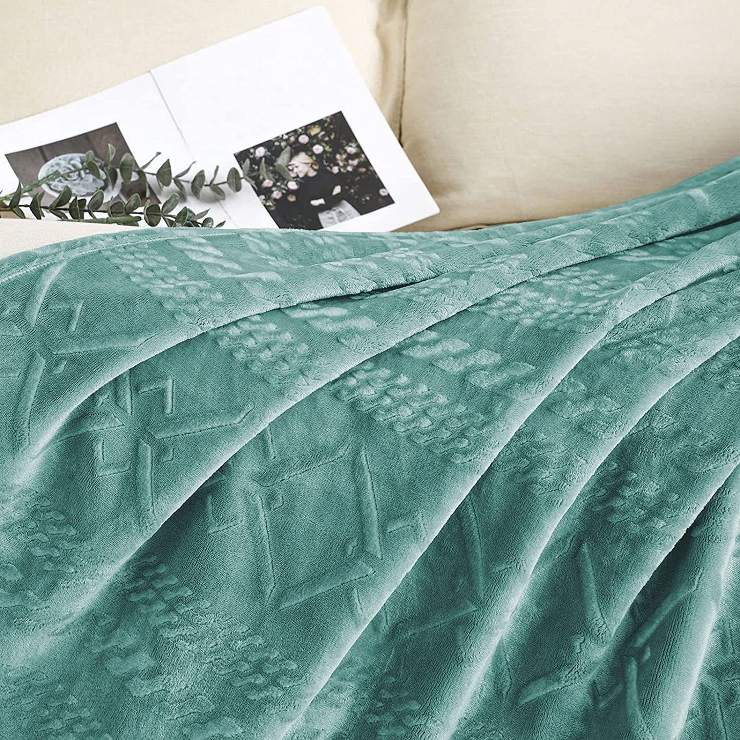 Exclusivo Mezcla Soft Throw Blanket, Large Fuzzy Fleece Blanket, Decorative Geometry Pattern Plush Throw Blanket for Couch/Sofa/Bed, 50"x60",Celadon