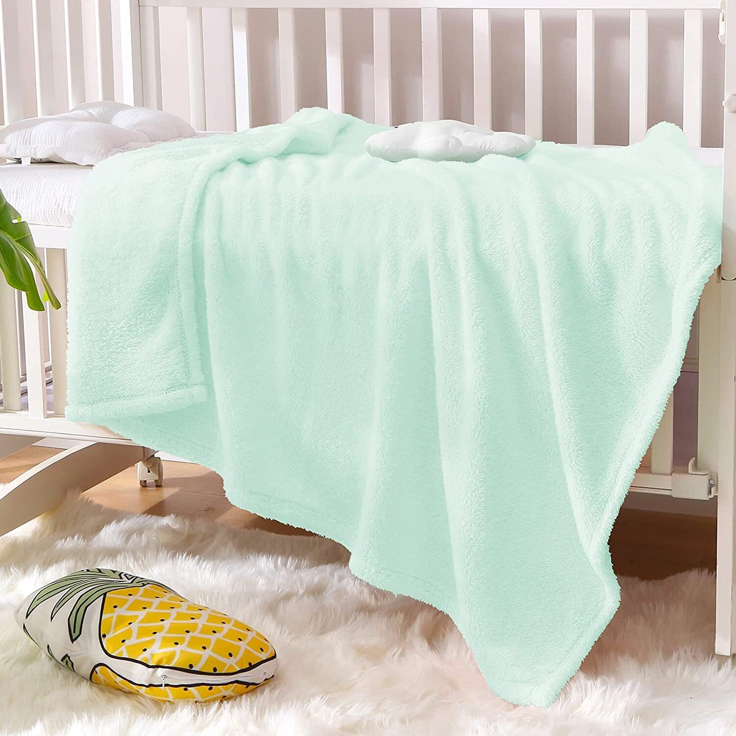 Exclusivo Mezcla Plush Baby Blanket, Soft and Warm Swaddle Throw Blanket, Infant, Newborn, Toddler and Kids Receiving Fleece Blankets for Crib Stroller (40x50 inches, Mint Green)
