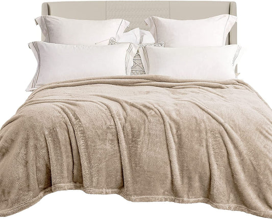 Exclusivo Mezcla Plush Fuzzy Fleece Twin Size Bed Blanket, Super Soft Fluffy and Thick Blankets for Travel Bed and Couch (Camel, 90x66 inches)