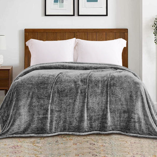 Exclusivo Mezcla Plush Fuzzy Fleece King Size Bed Blanket, Super Soft Fluffy and Thick Blankets for Travel Bed and Couch (Mixed Black, 90x104 inches)