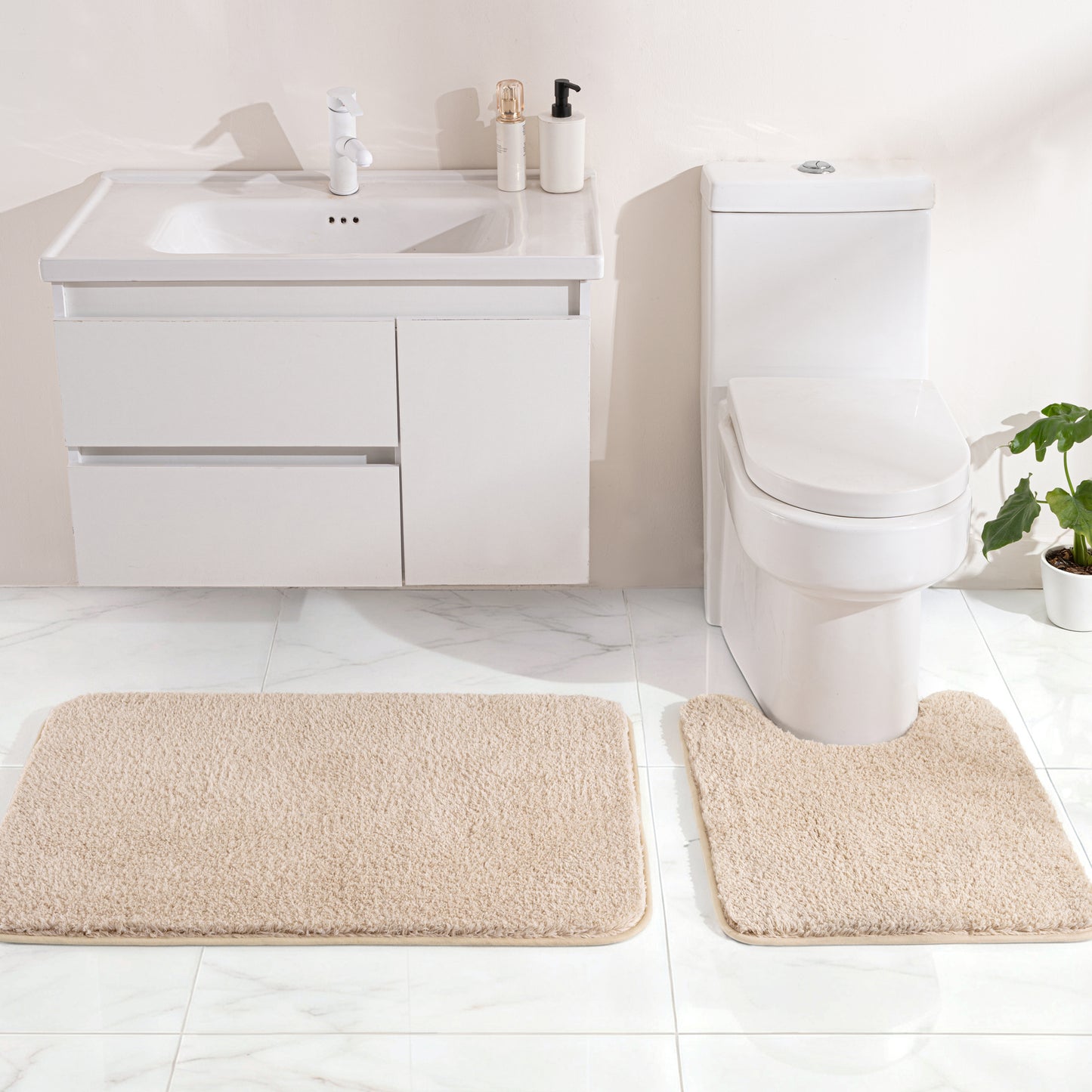 Exclusivo Mezcla Bathroom Rugs Mat 24x47, Extra Soft Non Slip Absorbent Water Microfiber Bath Rugs, Machine Washable Quick Dry Bath Mats for Bathroom Floor, Shower, Home Decor, Solid Camel