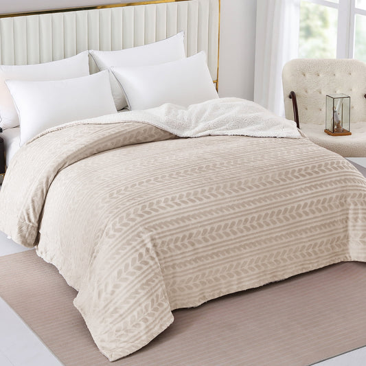 Exclusivo Mezcla Queen Size Sherpa Fleece Bed Blanket, Ultra Soft and Warm Reversible Velvet Blankets for Bed Couch Sofa 90x90 inches, Camel
