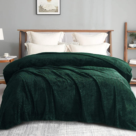 Exclusivo Mezcla King Size Jacquard Weave Wave Pattern Flannel Fleece Velvet Plush Bed Blanket as Bedspread/Coverlet/Bed Cover (90" x 104",Forest Green) - Soft, Lightweight, Warm and Cozy