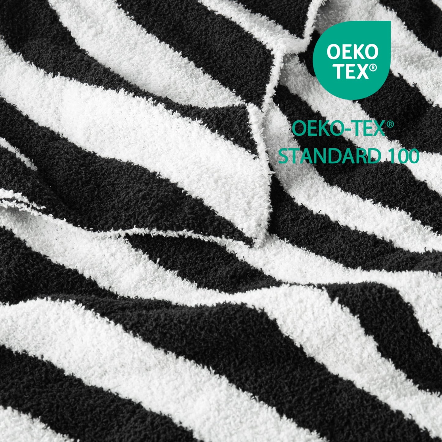 Exclusivo Mezcla Checkered Knit Throw Blanket, Ultra Soft Cozy Fluffy Blankets, Lightweight Fuzzy Plush Throw for Couch and Bed, Black and White, 50"x60"