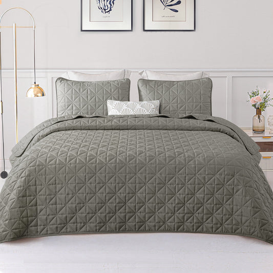 Exclusivo Mezcla Queen Quilt Bedding Set for All Seasons, Lightweight Soft Light Grey Quilts Queen Size Bedspreads Coverlets Bed Cover with Geometric Stitched Pattern, (1 Quilt, 2 Pillow Shams)