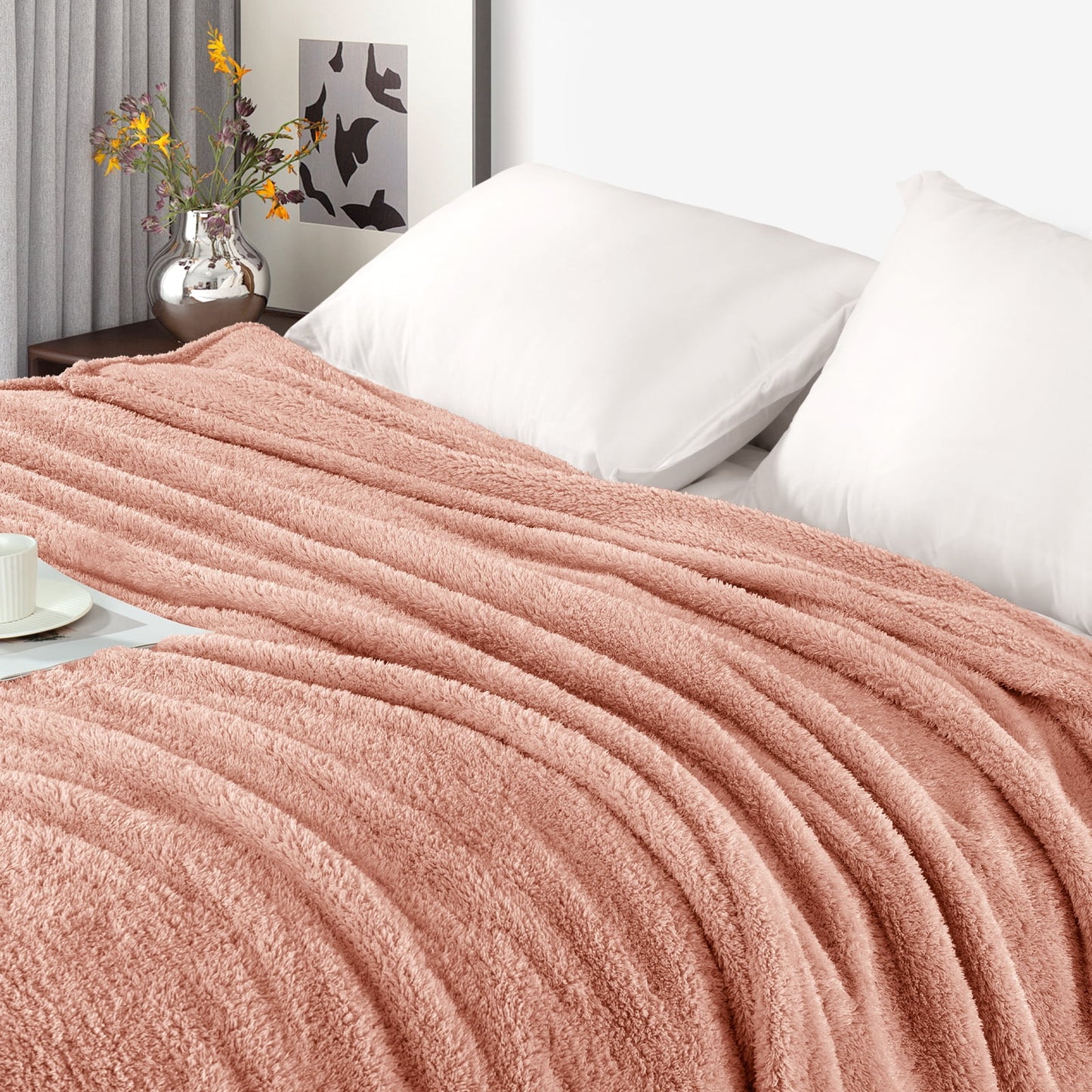 Exclusivo Mezcla Fuzzy Fleece Bed Blanket, Lightweight Fluffy Solid Velvet Blankets Twin Size Suitable for All Seasons, 60x80 Inches, Dusty Pink