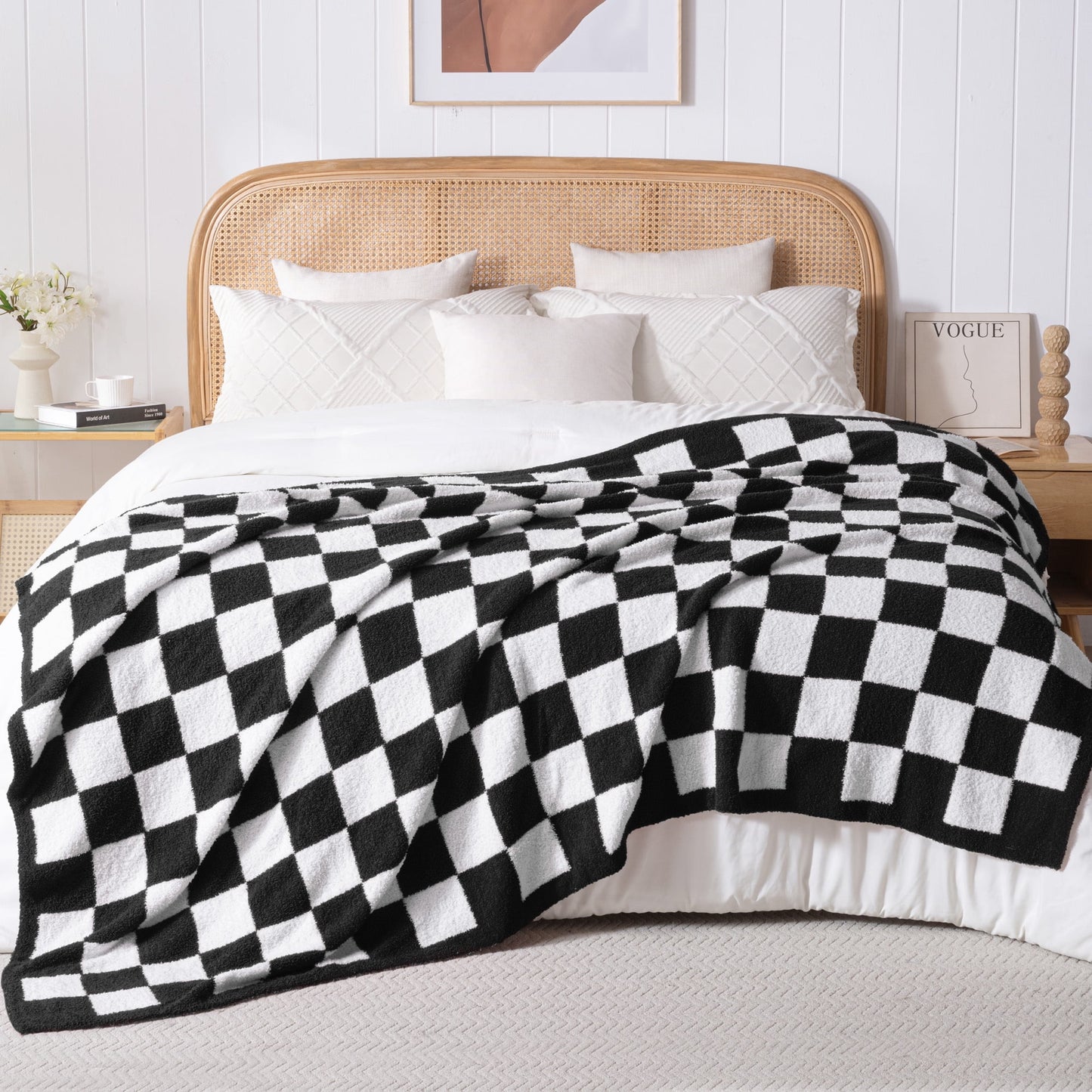 Exclusivo Mezcla Checkered Knit Blanket for Bed Queen Size, Ultra Soft Cozy Fluffy Blanket, Lightweight Fuzzy Throw for Couch and Bed, Black, 90"x90"