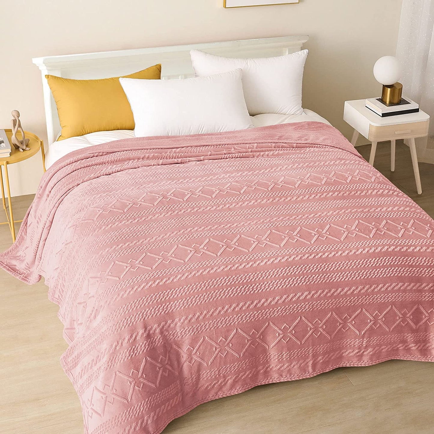 Exclusivo Mezcla King Size Soft Bed Blanket, Warm Fuzzy Luxury Bed Blankets, Decorative Geometry Pattern Plush Throw Blanket for Bed, 90x104 Inches, Pink