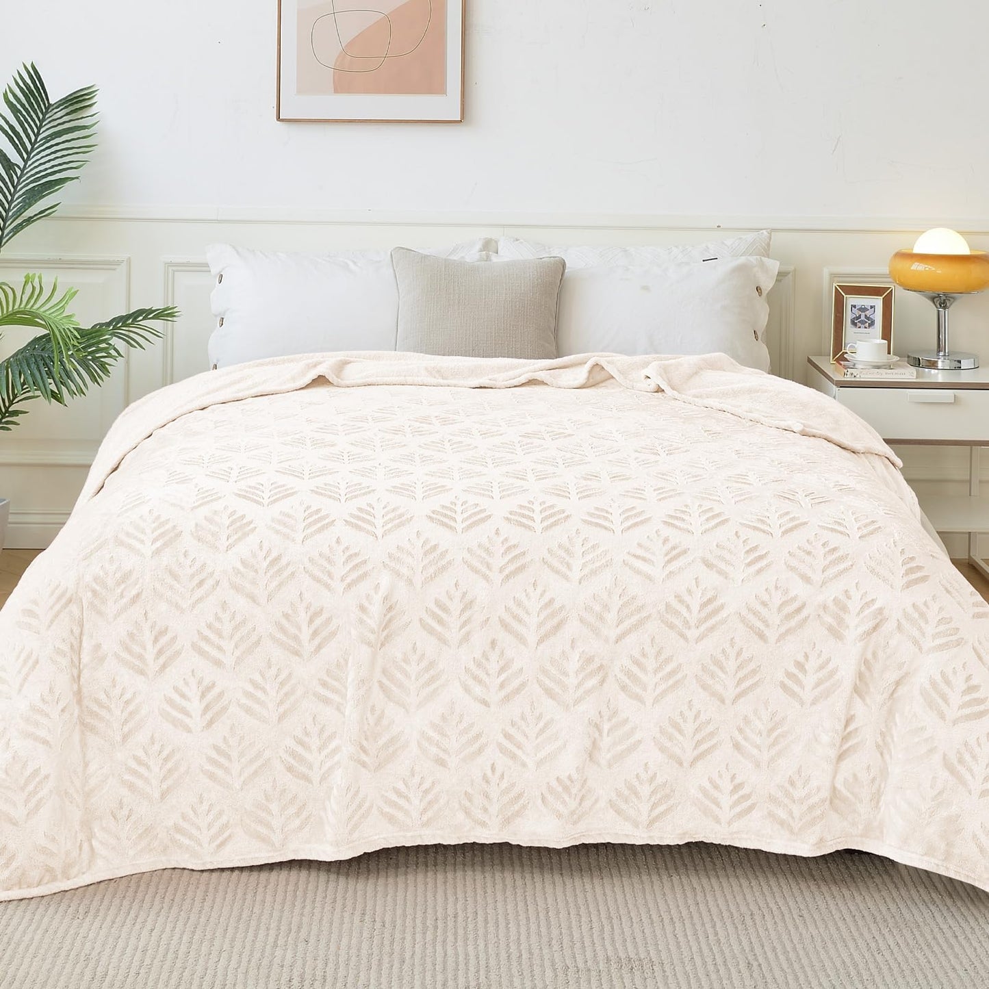 Exclusivo Mezcla Fleece Throw Blanket for Couch, Leaves Pattern Super Soft and Cozy Blankets, Plush Fuzzy Lightweight, Ivory, 50"x60"