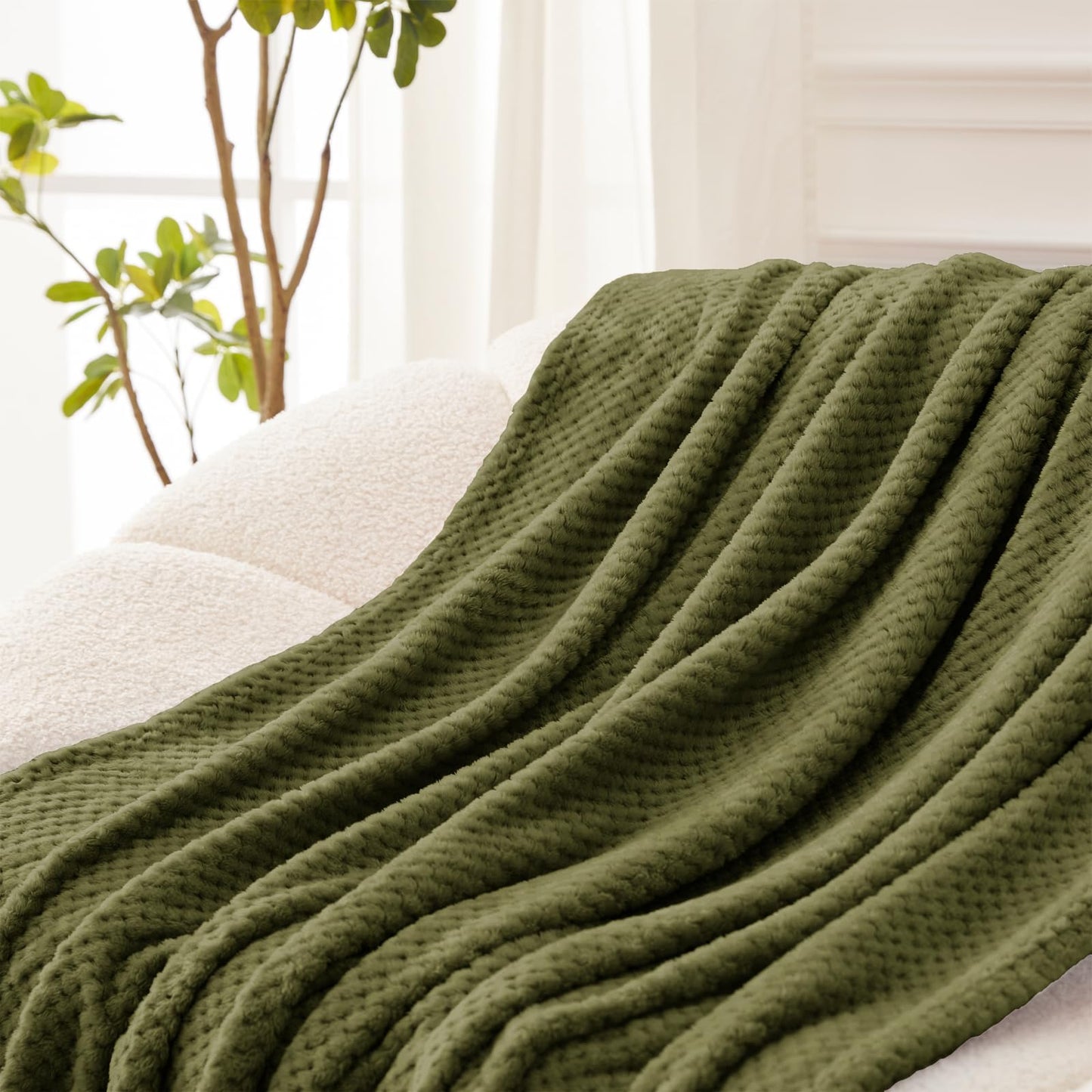 Exclusivo Mezcla Fleece Bed Blanket Twin Size, Super Soft and Warm Blankets for Couch, Sofa and Bed Waffle Textured, Cozy, Fuzzy and Lightweight (Olive Green, 60x80 Inches)