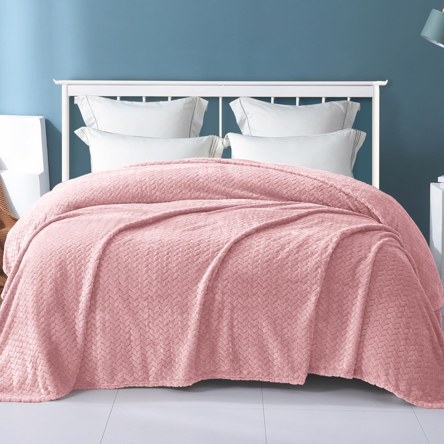 Exclusivo Mezcla Fleece Twin Size Blanket for Bed, 60x80 Inches Soft Cozy Jacquard Flannel Blankets, Lightweight Fuzzy Plush Warm for Women, Pink