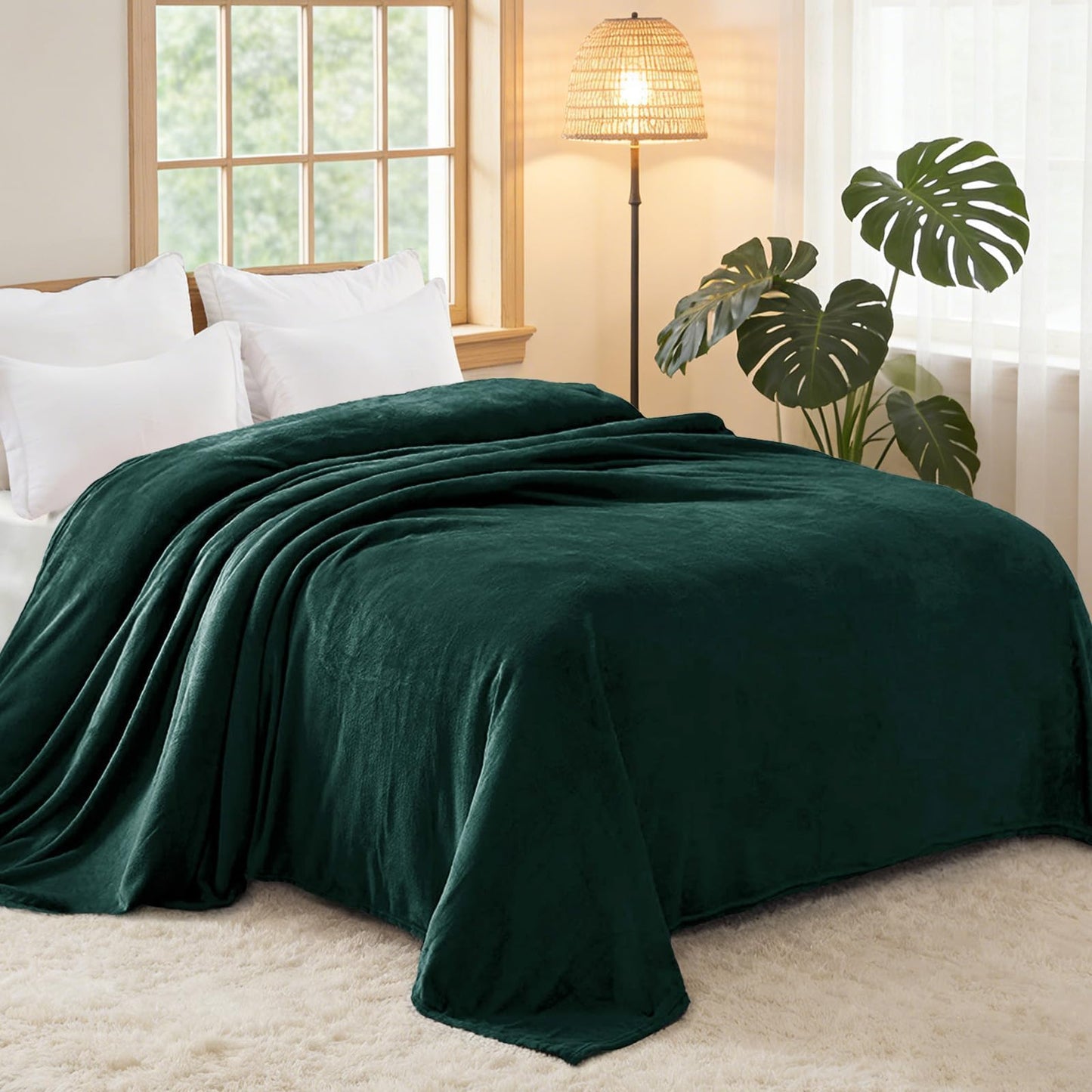Exclusivo Mezcla Fleece Blanket Cal King Size for Bed, Super Soft and Warm, All Season, Cozy, Plush, Lightweight, 120x120 Inches, Forest Green