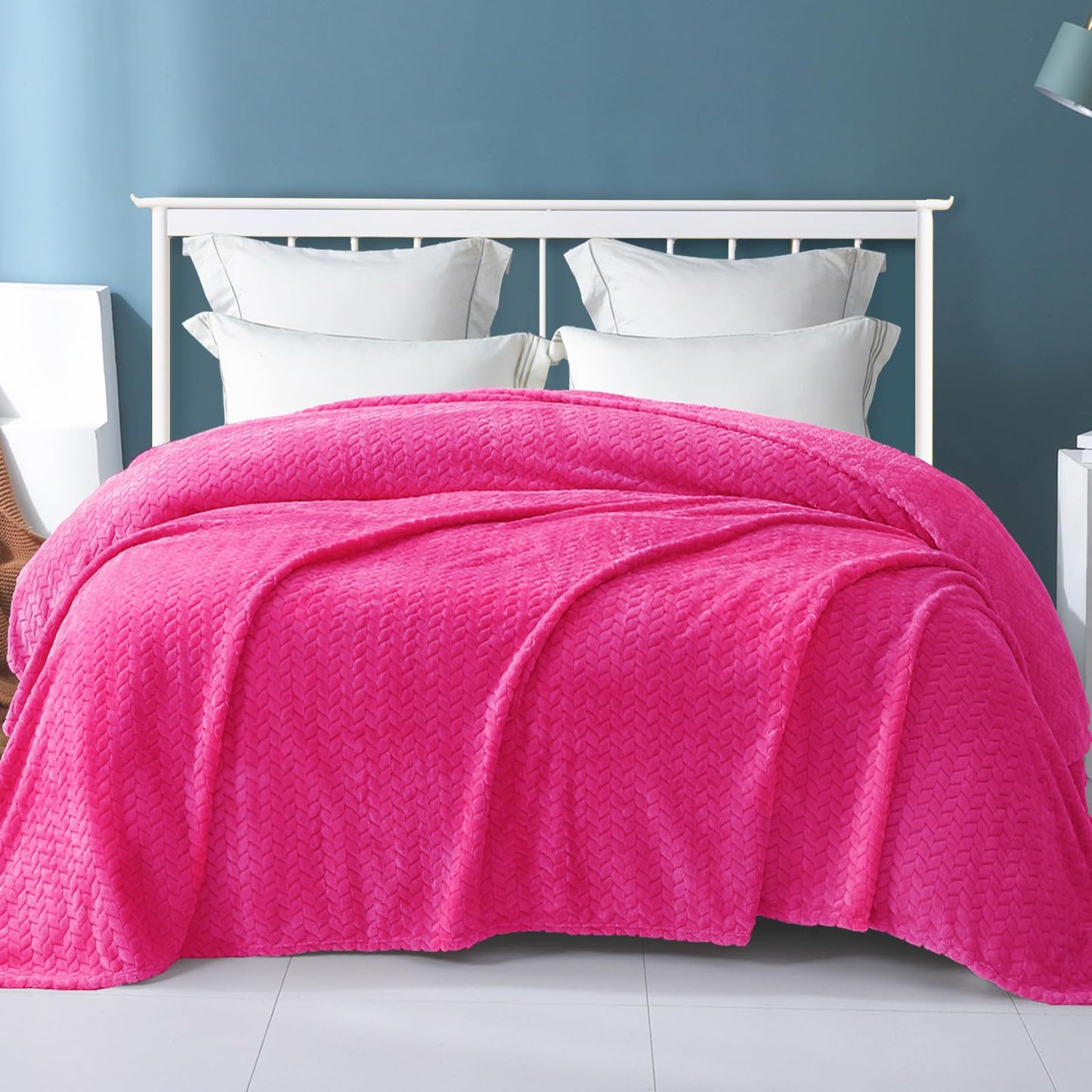 Exclusivo Mezcla Fleece King Size Blanket for Bed, 90x104 Inches Soft Cozy Jacquard Flannel Blankets, Lightweight Fuzzy Plush Warm for Women, Hot Pink