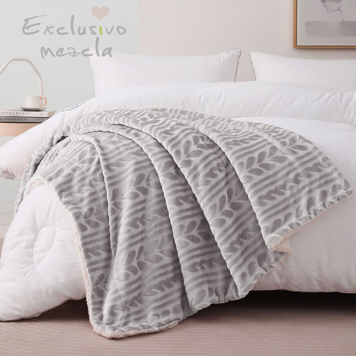Exclusivo Mezcla Sherpa Fleece Throw Blanket, Reversible Velvet Plush Blankets and Soft Throws for Couch, Sofa, 50x70 Inches, Light Grey