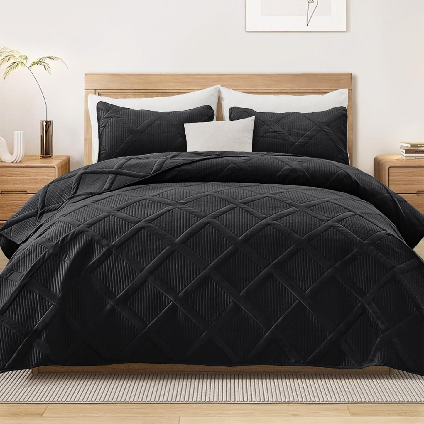 Exclusivo Mezcla King Size Quilt Set with Modern Striped Pattern, 3 Pieces Lightweight Black Quilts Bedding Set, Soft Bedspreads Coverlets for All Seasons