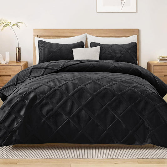Exclusivo Mezcla King Size Quilt Set with Modern Striped Pattern, 3 Pieces Lightweight Black Quilts Bedding Set, Soft Bedspreads Coverlets for All Seasons