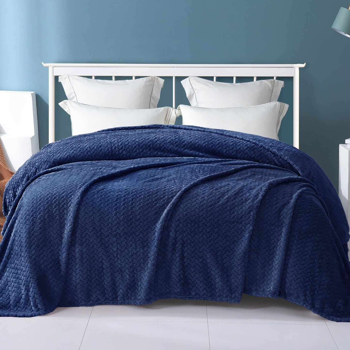 Exclusivo Mezcla Fleece Twin Size Blanket for Bed, 60x80 Inches Soft Cozy Jacquard Flannel Blankets, Lightweight Fuzzy Plush Warm for Women, Navy Blue