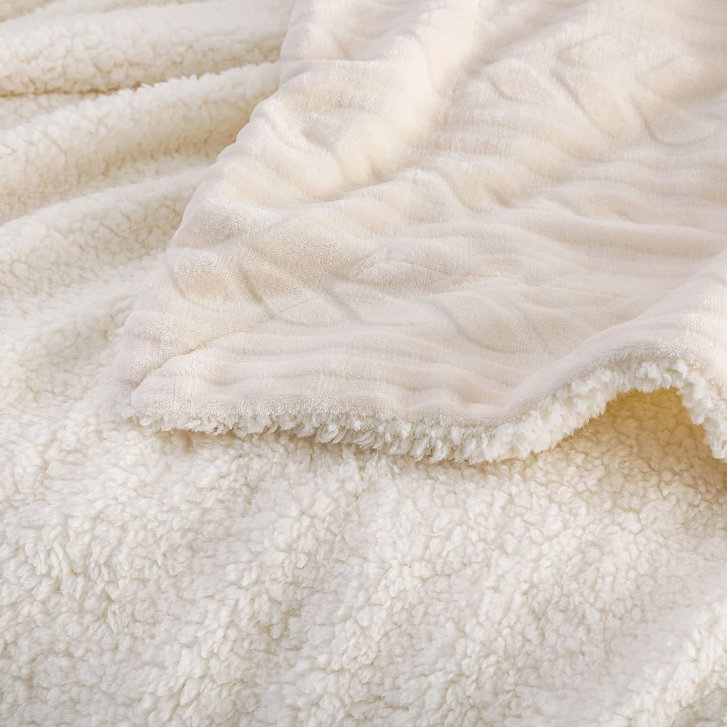 Exclusivo Mezcla King Size Sherpa Fleece Bed Blanket, Reversible Velvet Warm Blankets for Bed Couch Sofa, 90x104 Inches, Ivory