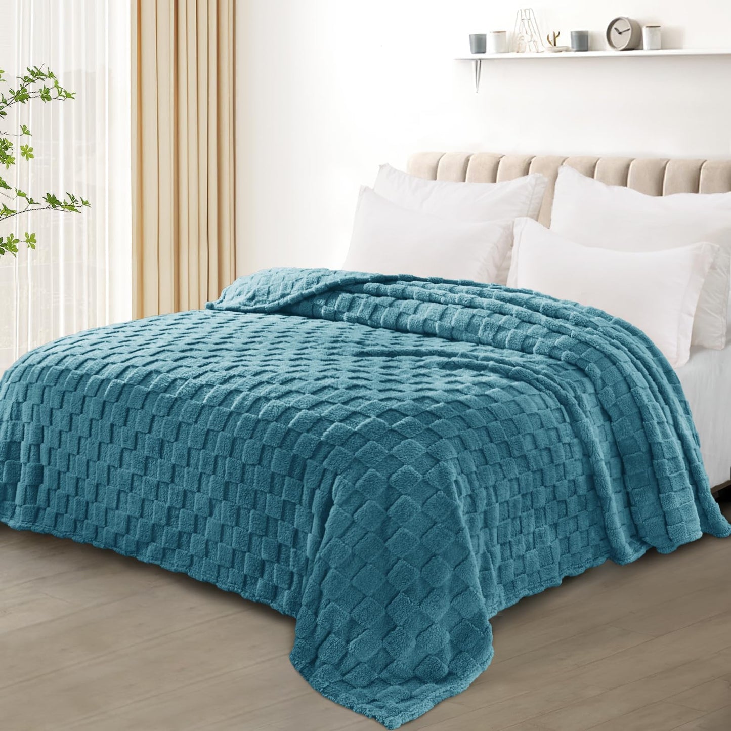 Exclusivo Mezcla Queen Size Flannel Fleece Blanket, Super Soft Warm Lightweight Checkered Pattern Blanket for All Seasons, Slate Blue, 90"x90"