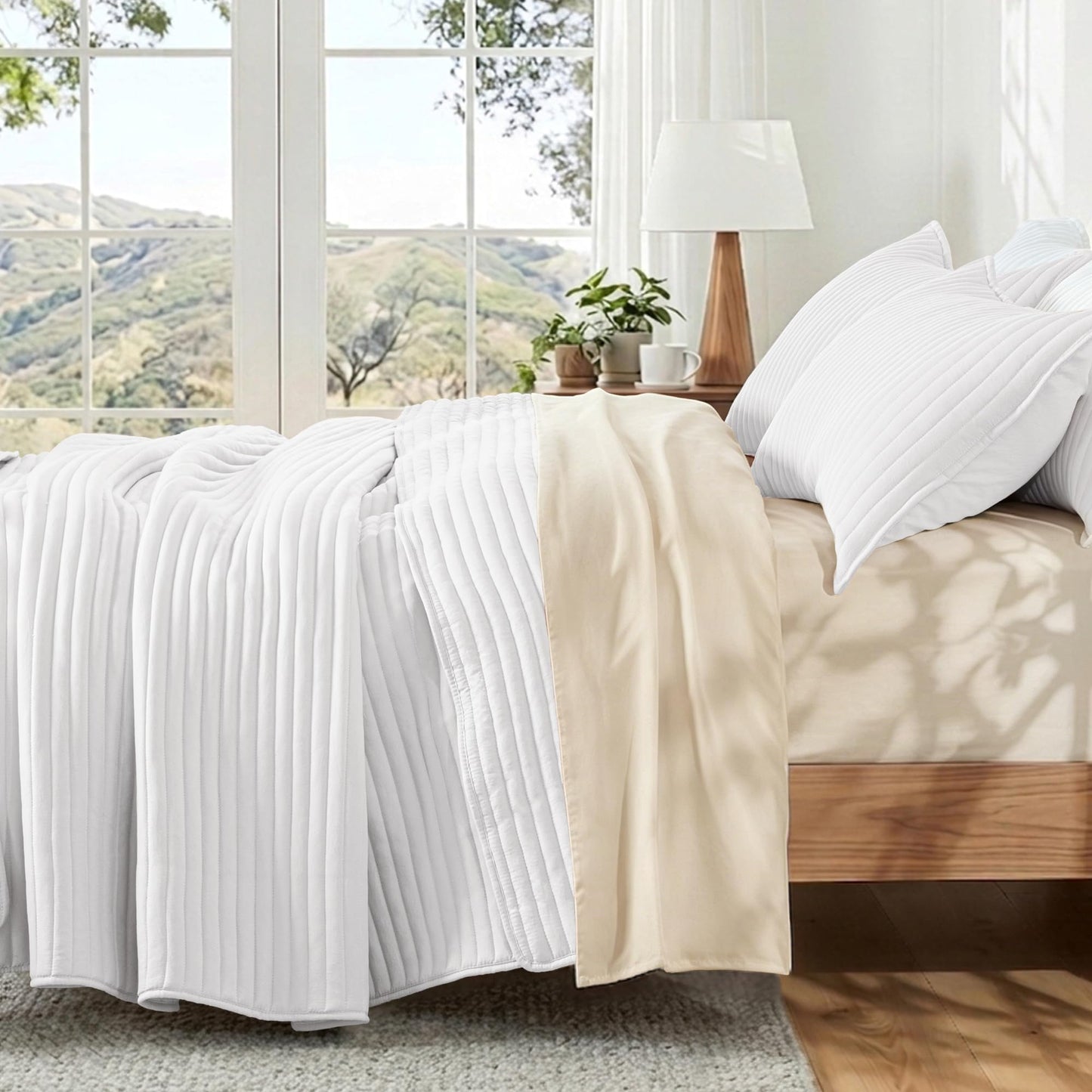 Exclusivo Mezcla Full Queen Quilt Bedding Set, Stripe Stitching White Quilts Queen Size for All Seasons, Soft Lightweight Microfiber Bedspreads Coverlets Bed Cover, 90"x96"