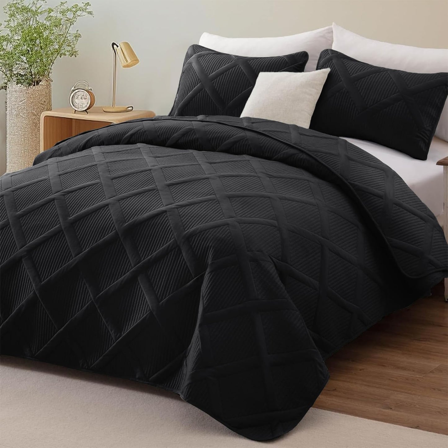 Exclusivo Mezcla Full Queen Size Quilt Set with Modern Striped Pattern, 3 Pieces Lightweight Black Quilts Bedding Set, Soft Bedspreads Coverlets for All Seasons