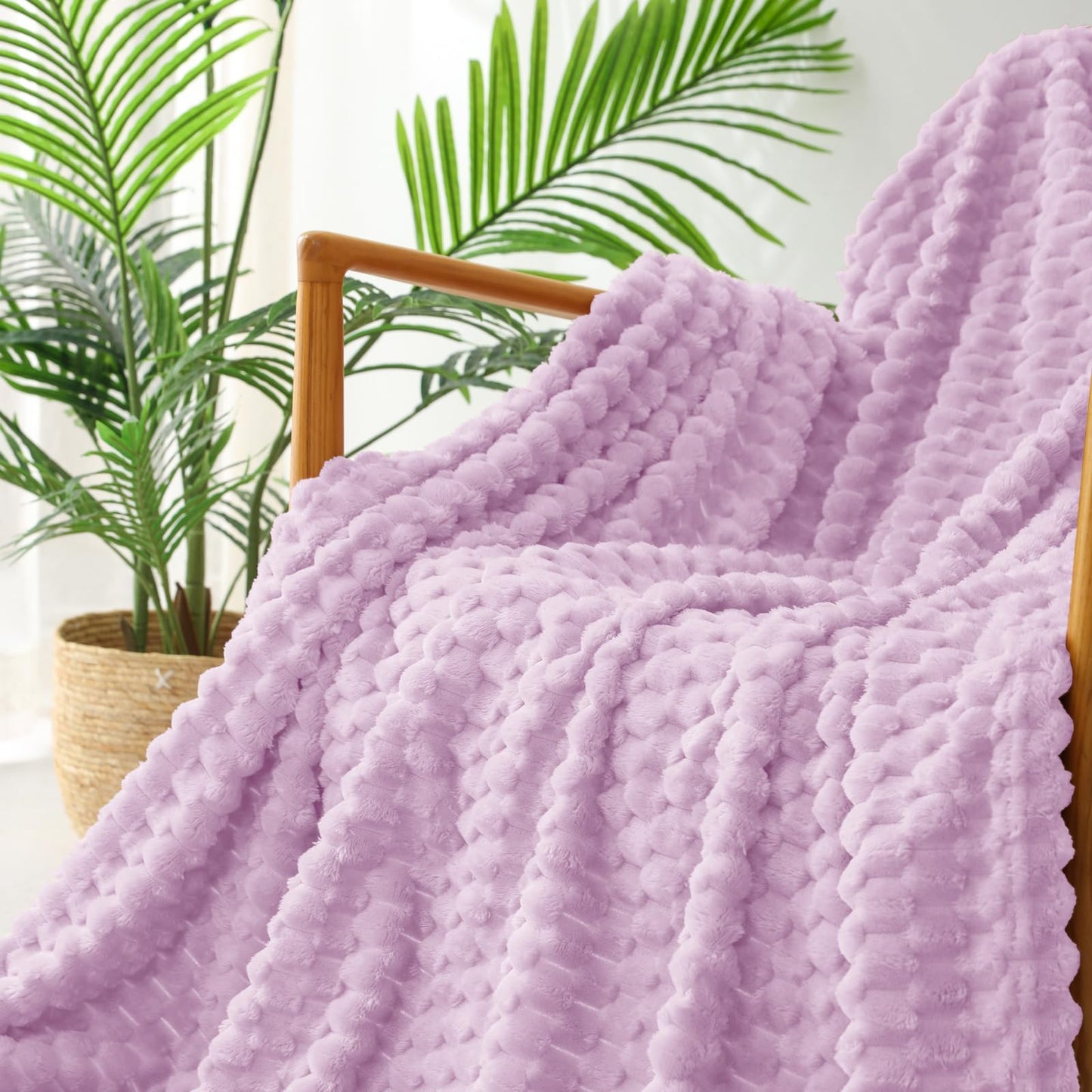 Exclusivo Mezcla Large Soft Fleece Throw Blanket, 50"x70" Stylish Jacquard Throw Blanket for Couch, Cozy, Warm, Lightweight Lilac Purple Blanket