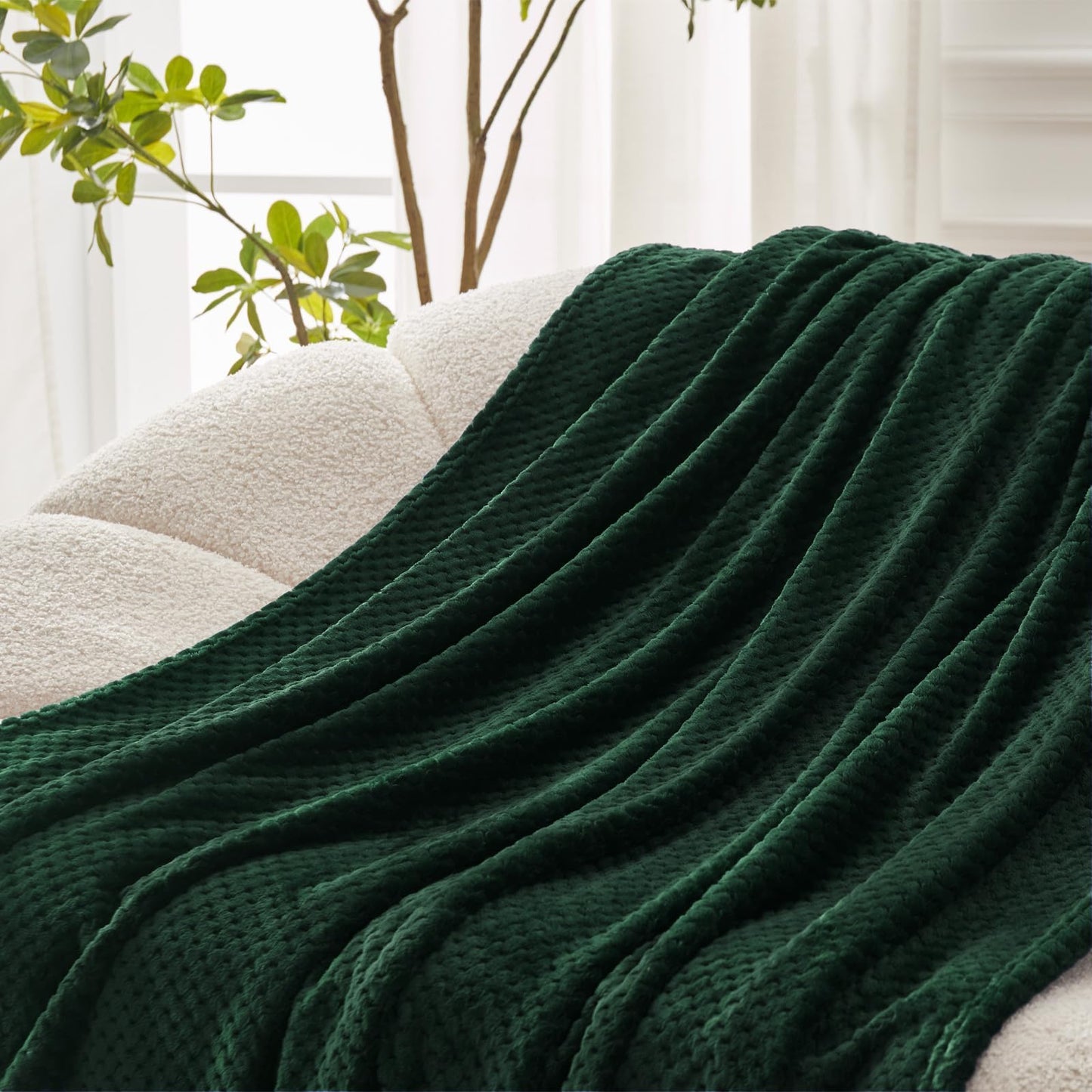 Exclusivo Mezcla Fleece Bed Blanket Twin Size, Super Soft and Warm Blankets for Couch, Sofa and Bed Waffle Textured, Cozy, Fuzzy and Lightweight (Forest Green, 60x80 inches)