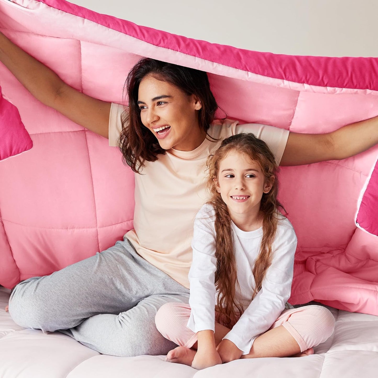 Exclusivo Mezcla Lightweight Reversible 3-Piece Comforter Set All Seasons, Down Alternative Comforter with 2 Pillow Shams, Oversized King Size, Hot Pink/Blush Pink