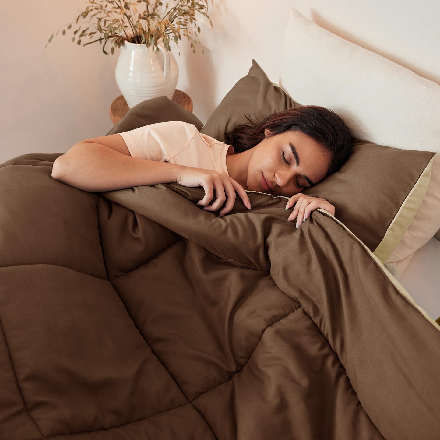 Exclusivo Mezcla Lightweight Reversible 3-Piece Comforter Set All Seasons, Down Alternative Comforter with 2 Pillow Shams, California King Size, Brown/ Khaki