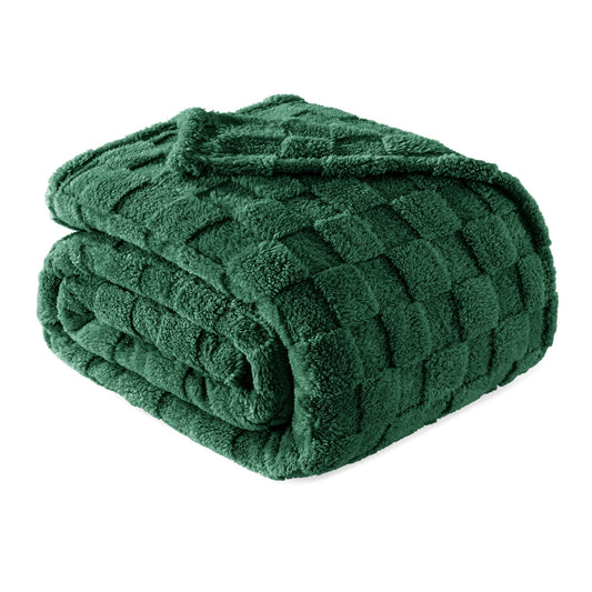 Exclusivo Mezcla King Size Flannel Fleece Blanket, Super Soft 3D Checkered Jacquard Bed Blanket, Cozy Fluffy Lightweight Blanket for All Seasons, 90x104 Inches, Forest Green Blanket