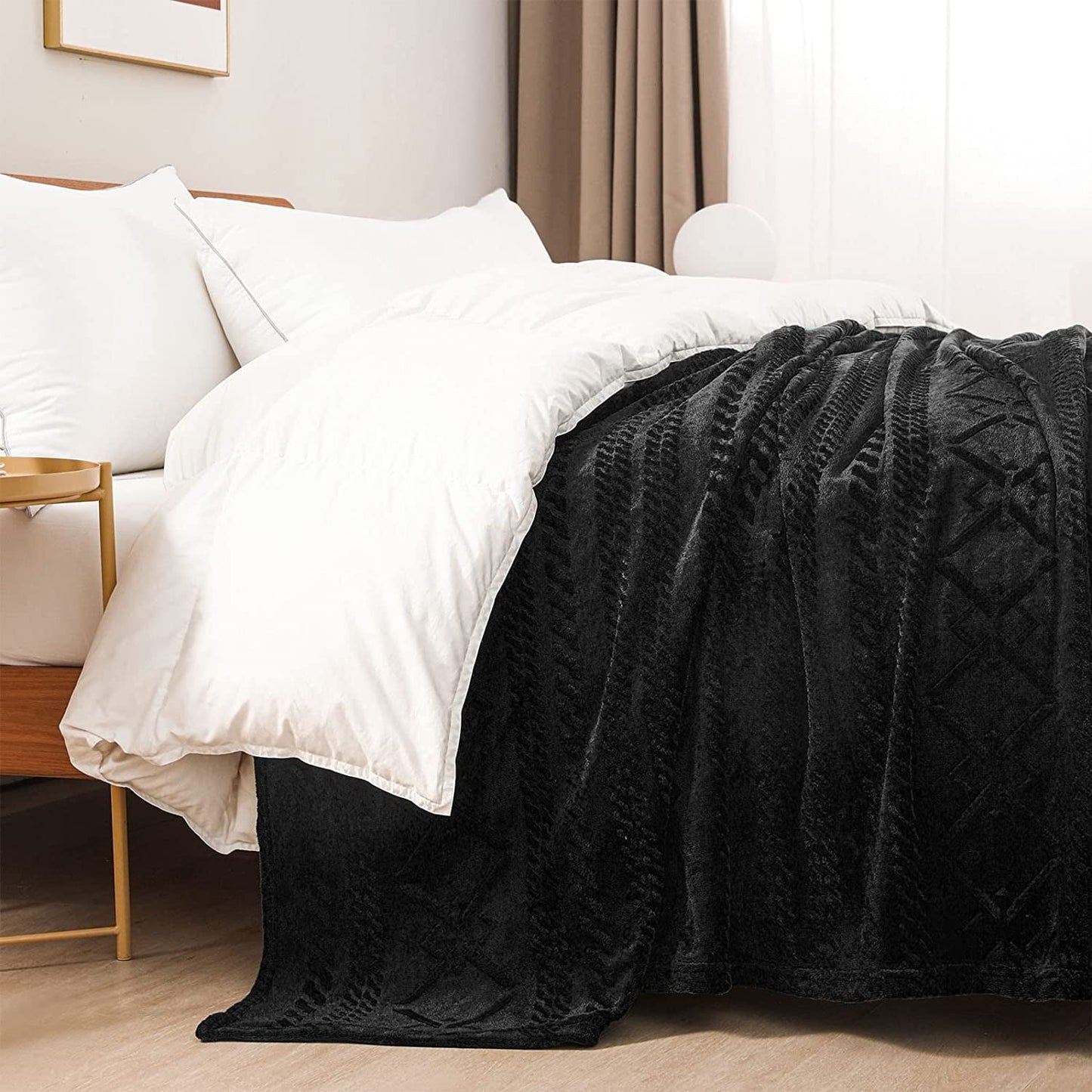 Exclusivo Mezcla Queen Size Soft Bed Blanket, Warm Fuzzy Luxury Bed Blankets, Decorative Geometry Pattern Plush Throw Blanket for Bed, 90"x90", Black