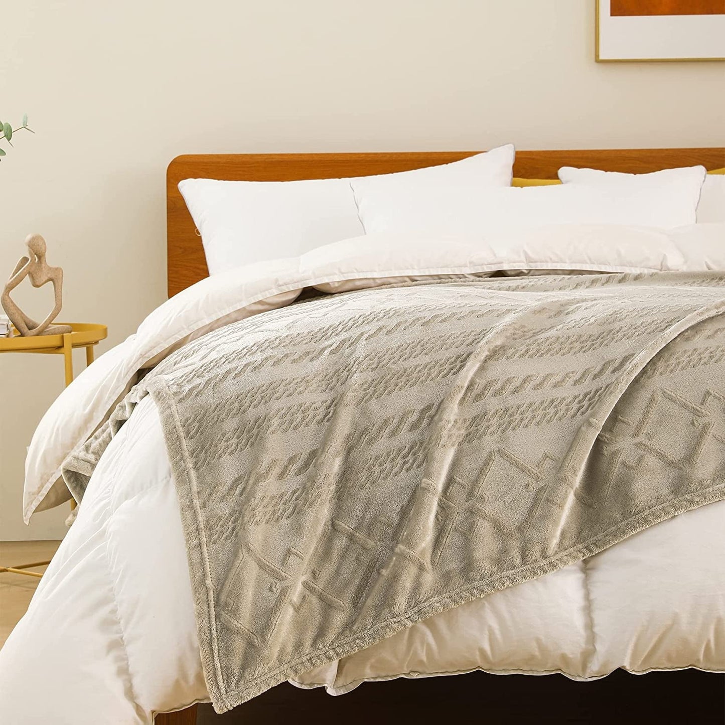 Exclusivo Mezcla Queen Size Soft Bed Blanket, Warm Fuzzy Luxury Bed Blankets, Decorative Geometry Pattern Plush Throw Blanket for Bed, 90x90 Inches, Champagne