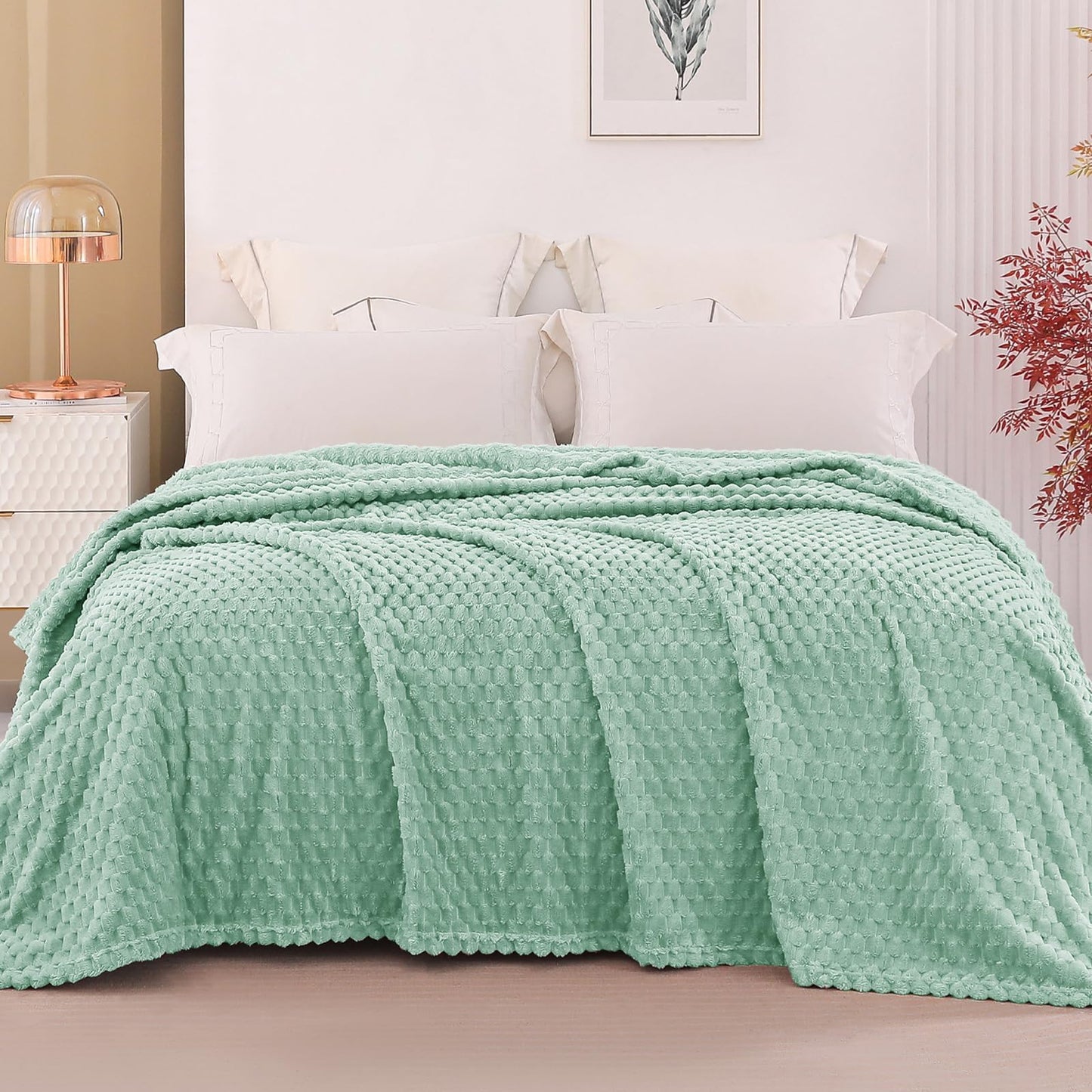 Exclusivo Mezcla Fleece King Blanket for Bed, Extra Large Fuzzy Sage Green Bed Blankets, Soft Cozy Plush Sofa Throws for All Seasons, 90x104 Inches