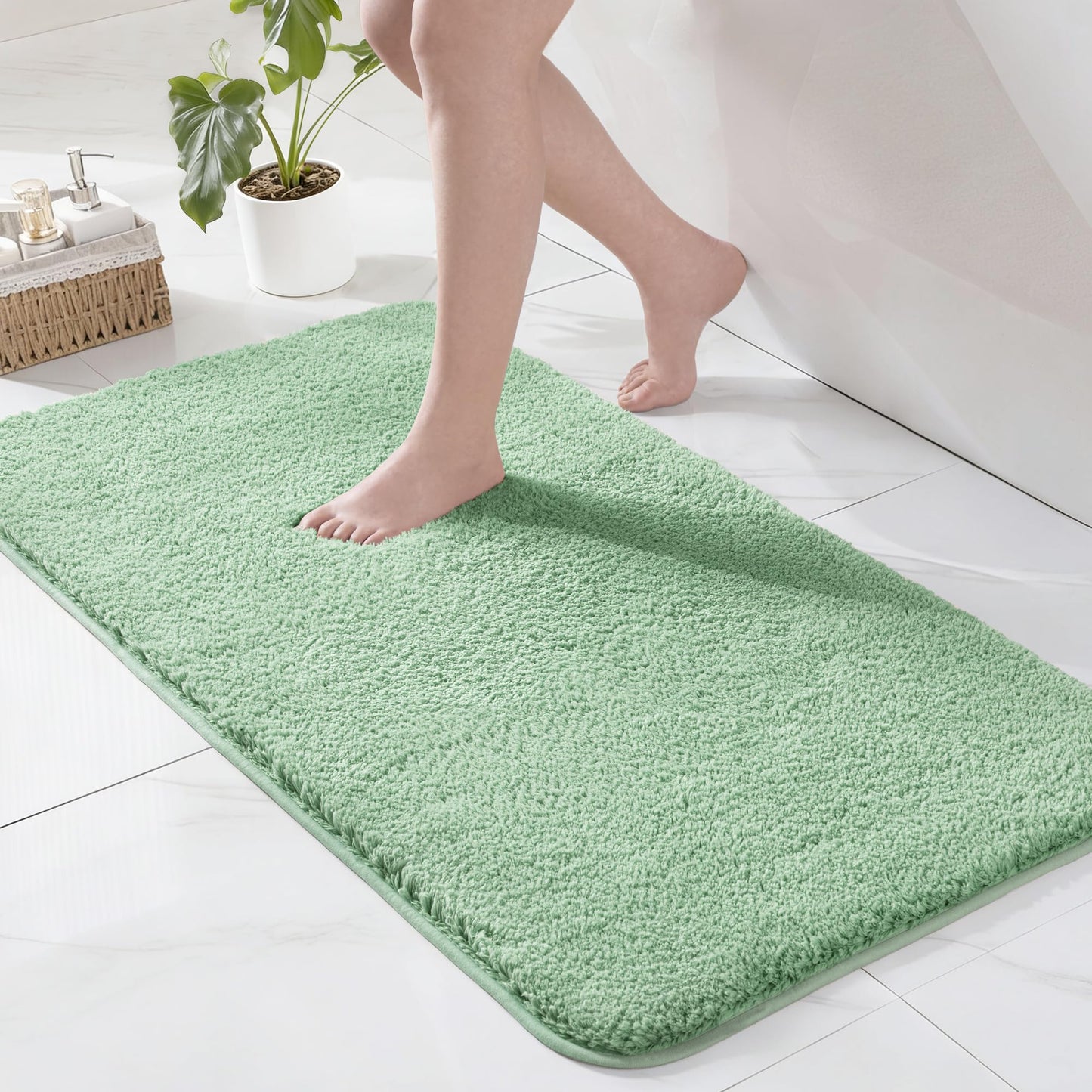 Exclusivo Mezcla Bathroom Rugs Mat 24x47, Extra Soft Non Slip Absorbent Water Microfiber Bath Rugs, Machine Washable Quick Dry Bath Mats for Bathroom Floor, Shower, Home Decor, Solid Green
