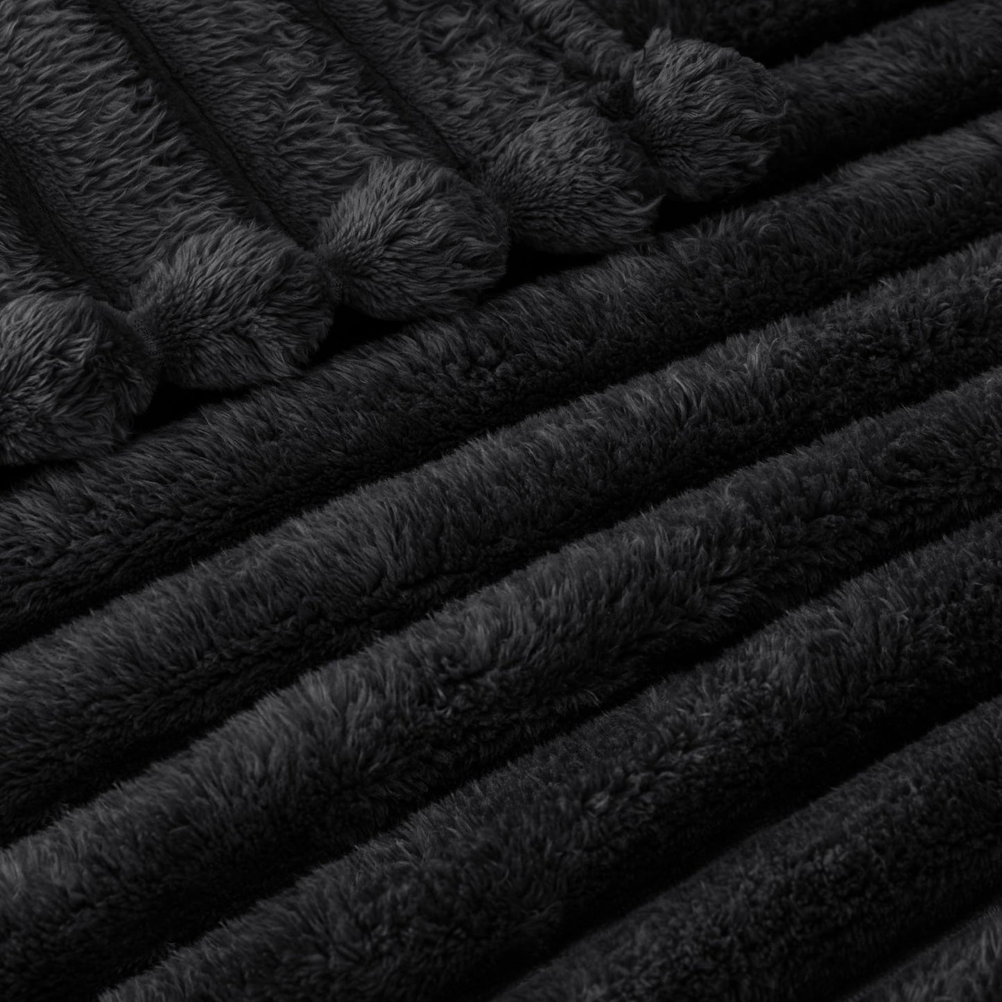 Exclusivo Mezcla California King Size Flannel Fleece Blanket, Super Soft Striped Jacquard Bed Oversized Blanket, Lightweight Fuzzy Cozy for All Seasons, 120x120 Inches, Black