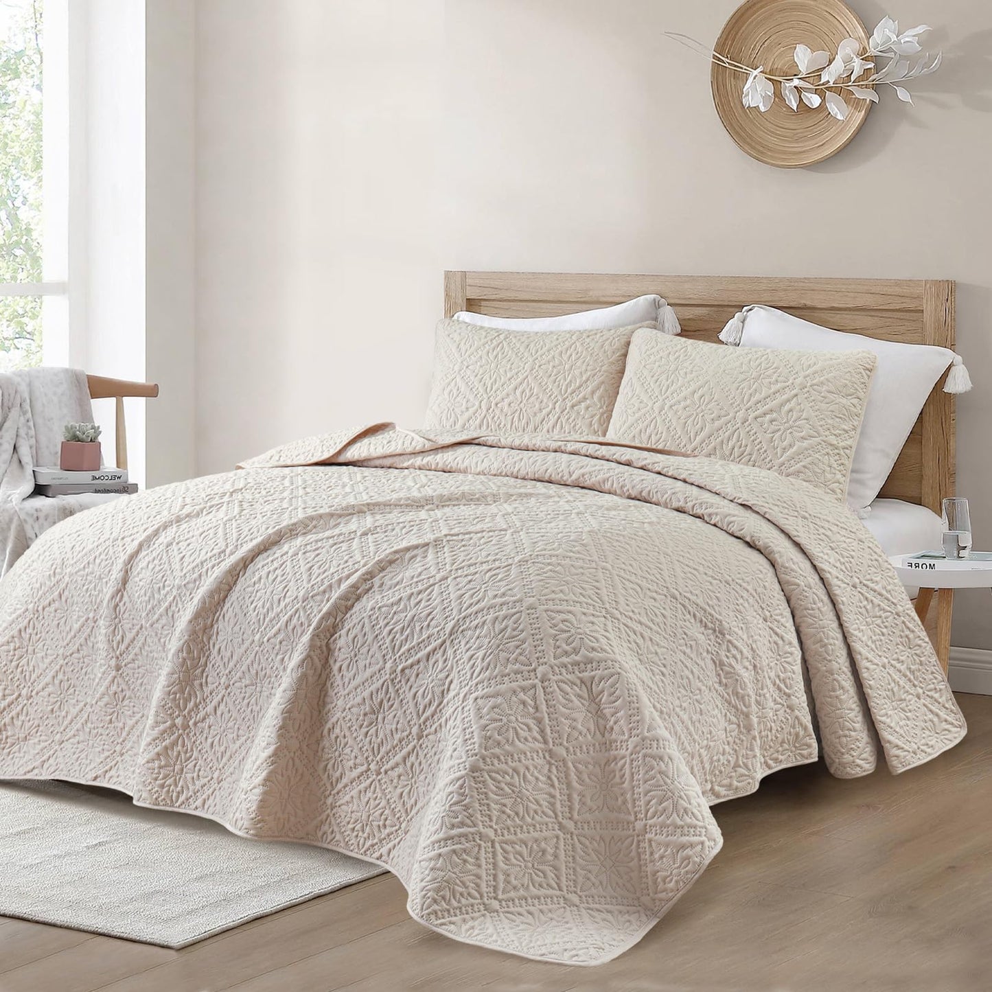 Exclusivo Mezcla California King Quilt Bedding Set, Lightweight Soft Bedspreads Coverlets with 2 Pillow Shams, Modern Brich Beige Oversized Quilts King Size for All Seasons