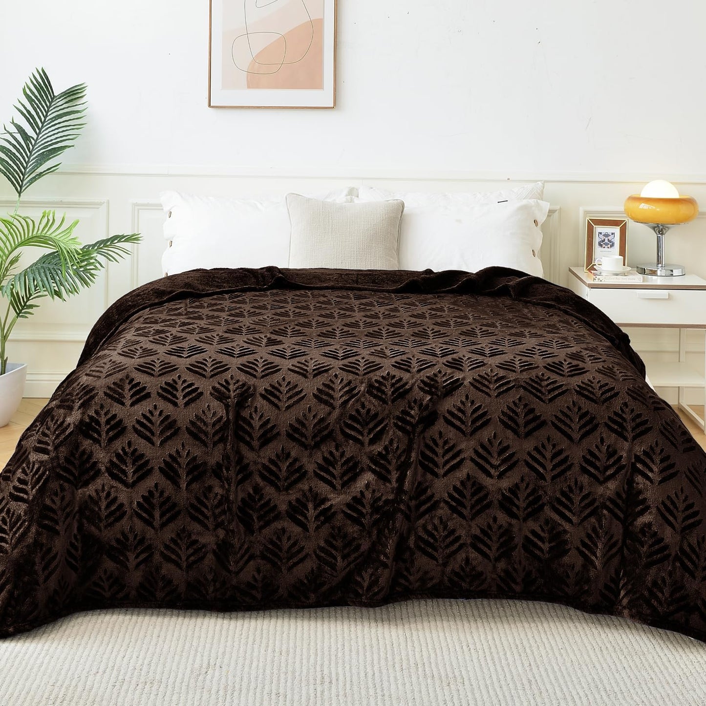 Exclusivo Mezcla King Size Fleece Blanket for Bed, Leaves Pattern Super Soft and Cozy Blankets, Plush Fuzzy Lightweight, Coffee, 90"x104"