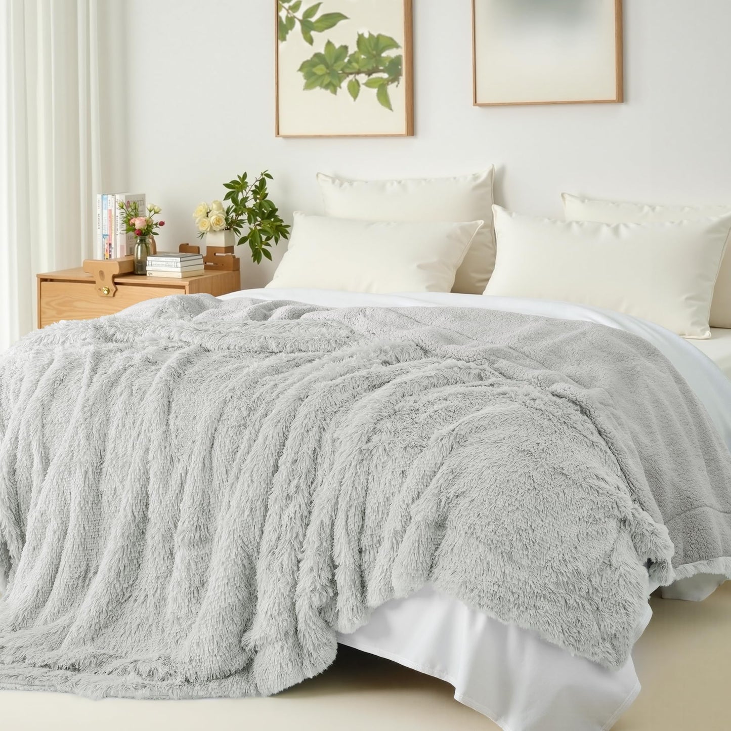 Exclusivo Mezcla Fuzzy Faux Fur Bed Blanket Queen Size, Reversible Shaggy Sherpa Fleece Blankets,Fluffy Plush Warm Throws for Couch, Bed, 90X90 Inches, Light Grey