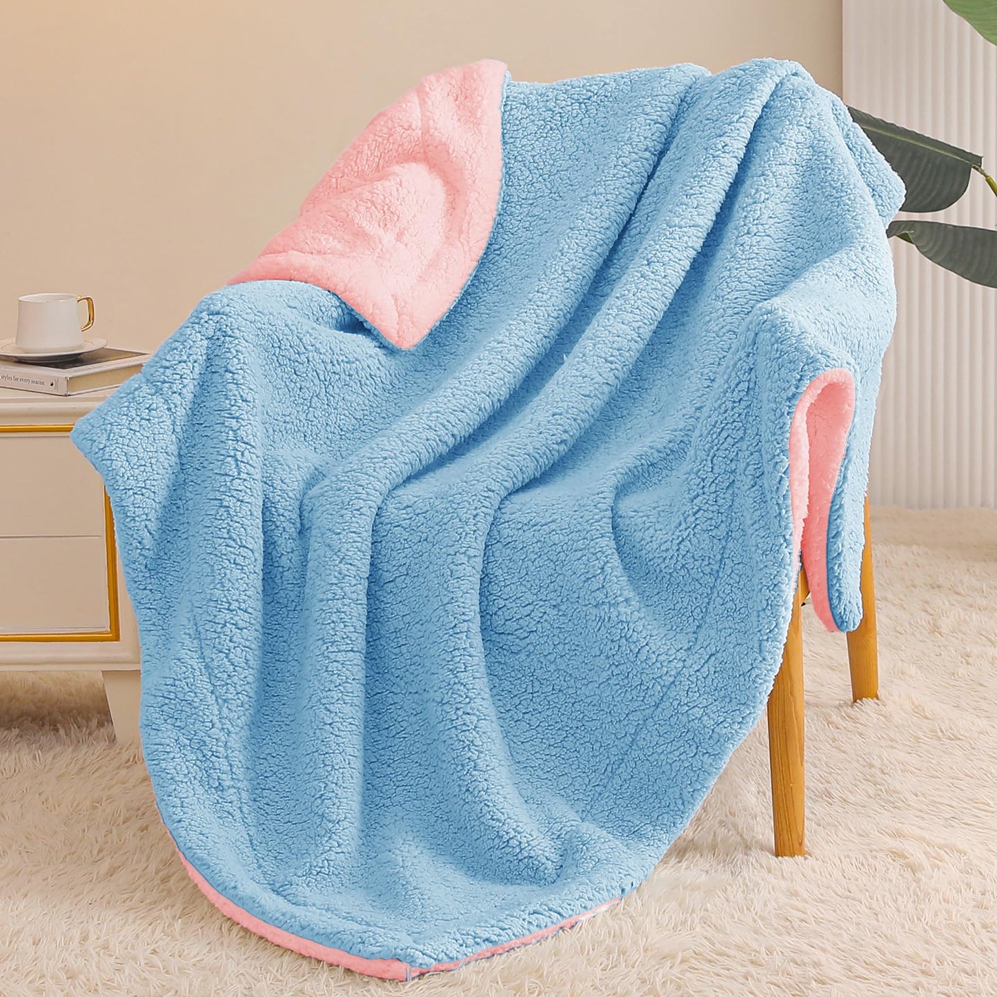 Exclusivo Mezcla Reversible Sherpa Throw Blanket for Couch, Thick and Warm Fleece Blankets for Winter, Soft Plush Fluffy, 50x60 Inches, Blue/ Light Pink