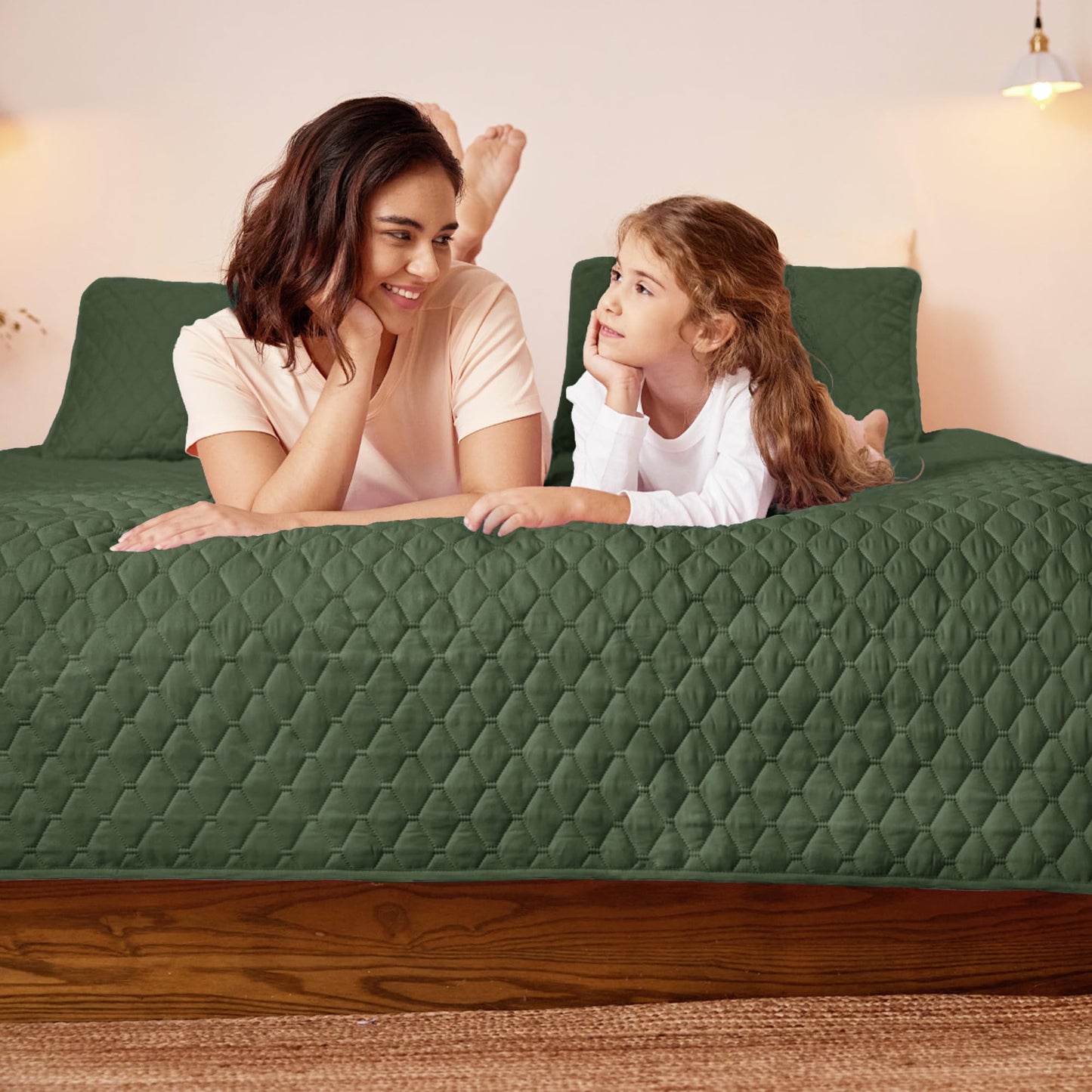 Exclusivo Mezcla Reversible King Size Quilt Bedding Set with Pillow Shams, Lightweight Quilts King Size, Soft Bedspreads Bed Coverlets for All Seasons - (Olive Green, 104"x96")