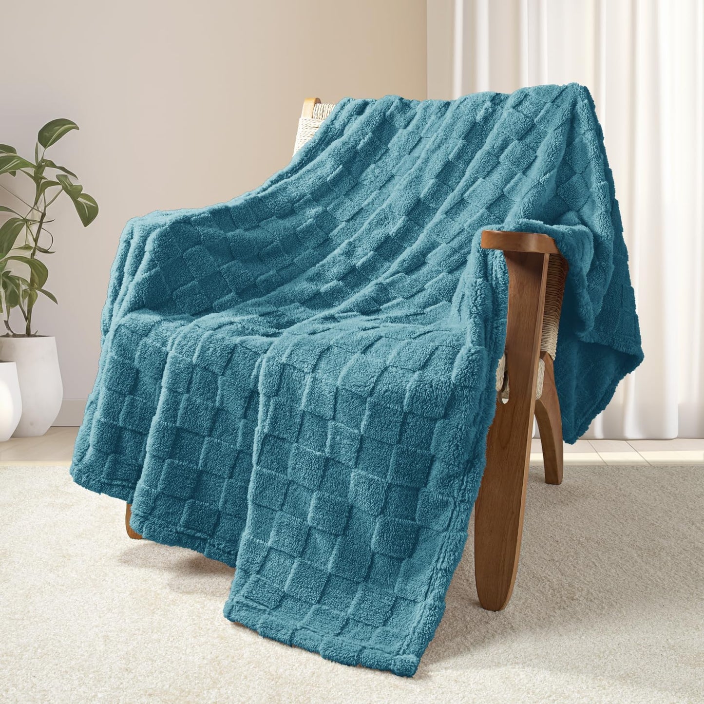 Exclusivo Mezcla Fleece Throw Blanket for Couch, Super Soft Warm Lightweight Checkered Pattern Blanket for All Seasons, Slate Blue, 50"x60"