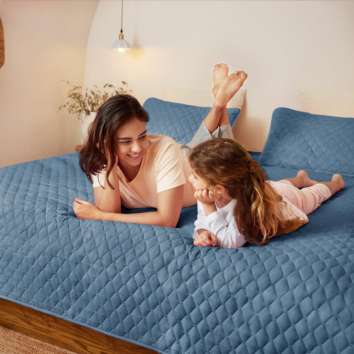 Exclusivo Mezcla Reversible King Size Quilt Bedding Set with Pillow Shams, Lightweight Quilts King Size, Soft Bedspreads Bed Coverlets for All Seasons - (Grayish Blue, 104"x96")