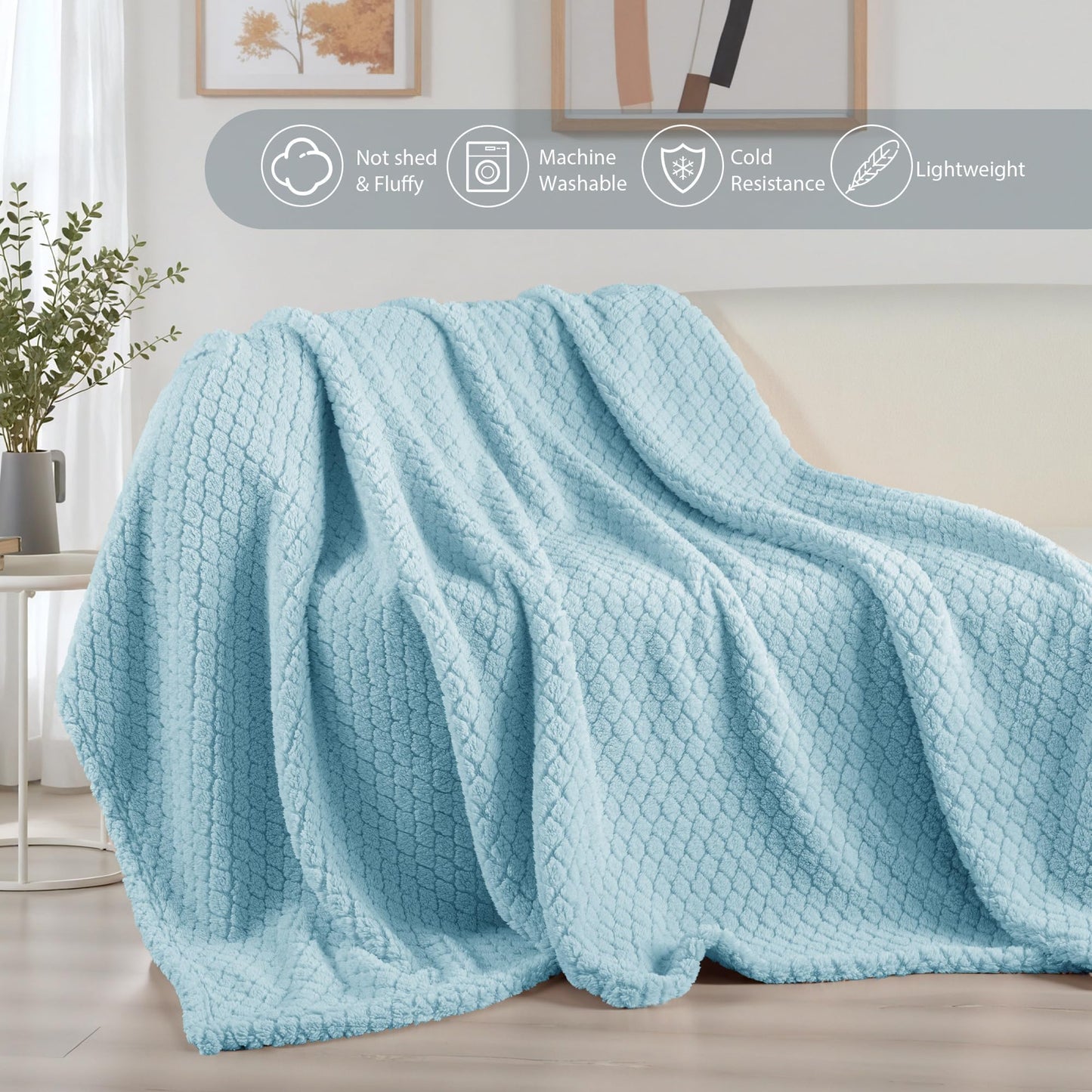 Exclusivo Mezcla Fleece Throw Blanket for Couch, Super Soft Jacquard Bed Blanket, Lightweight Fuzzy Warm for All Seasons, 50x60 Inches, Light Blue
