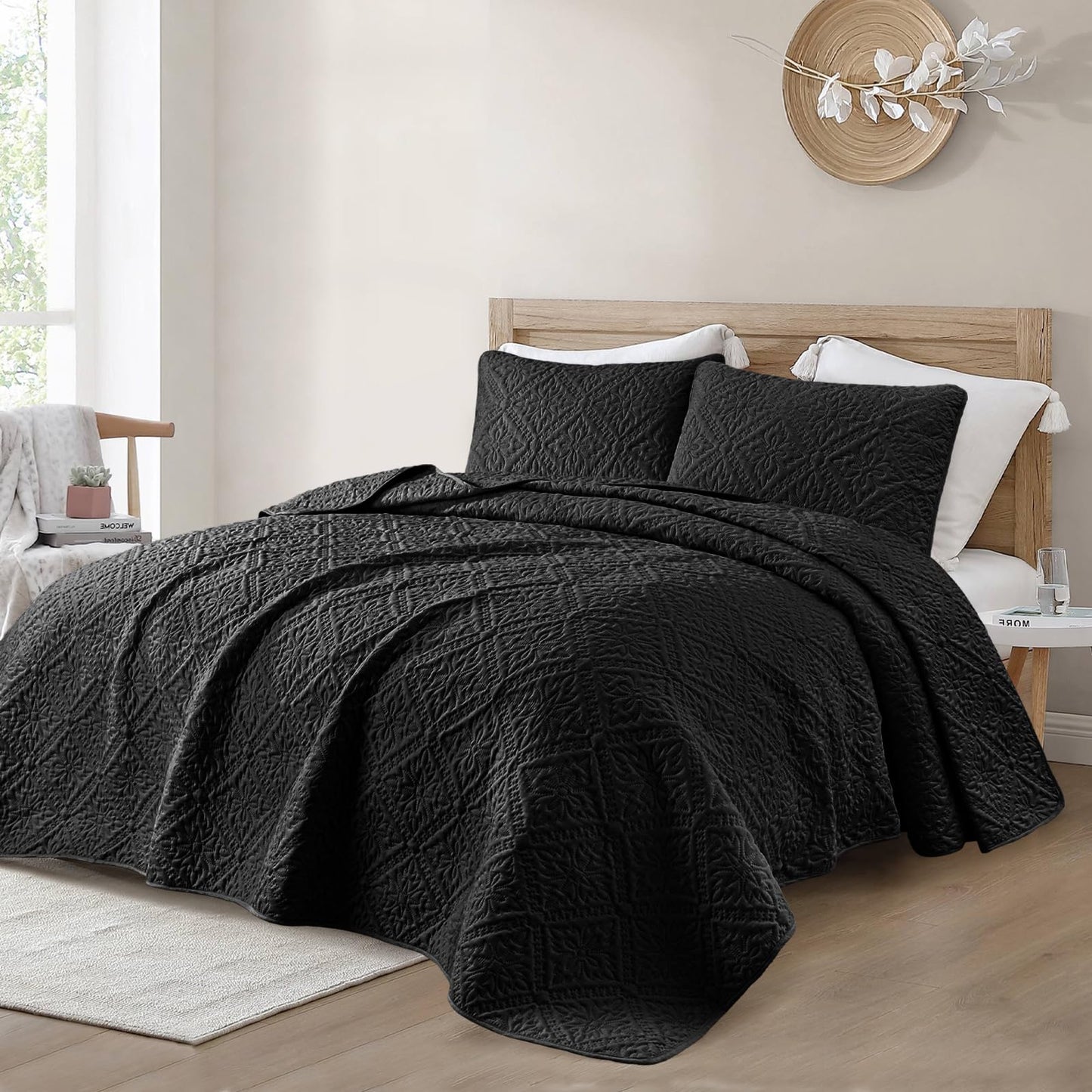Exclusivo Mezcla Queen Quilt Bedding Set, Lightweight Soft Bedspreads Coverlets with 2 Pillow Shams, Modern Black Quilts Queen Full Size for All Seasons