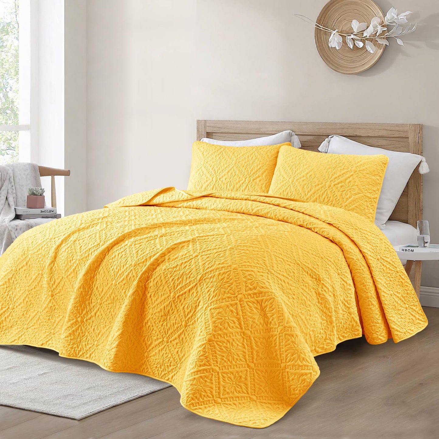 Exclusivo Mezcla California King Quilt Bedding Set, Lightweight Soft Bedspreads Coverlets with 2 Pillow Shams, Modern Yellow Oversized Quilts King Size for All Seasons